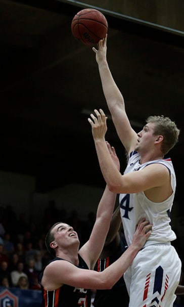Hermanson leads No. 23 Saint Mary's past Pacific 62-50 (Jan 19, 2017)
